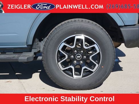 Used 2024 Ford Bronco Outer Banks AWD/4WD image 9