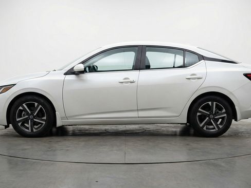 Used 2025 Nissan Sentra SV image 5