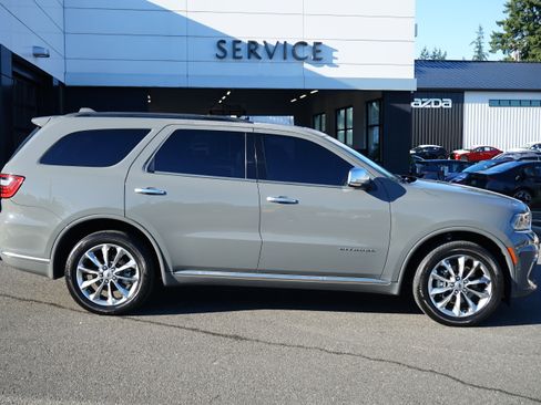 Used 2022 Dodge Durango Citadel image 2