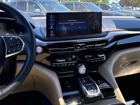 Used 2025 Acura MDX SH-AWD w/ Technology Package image 12