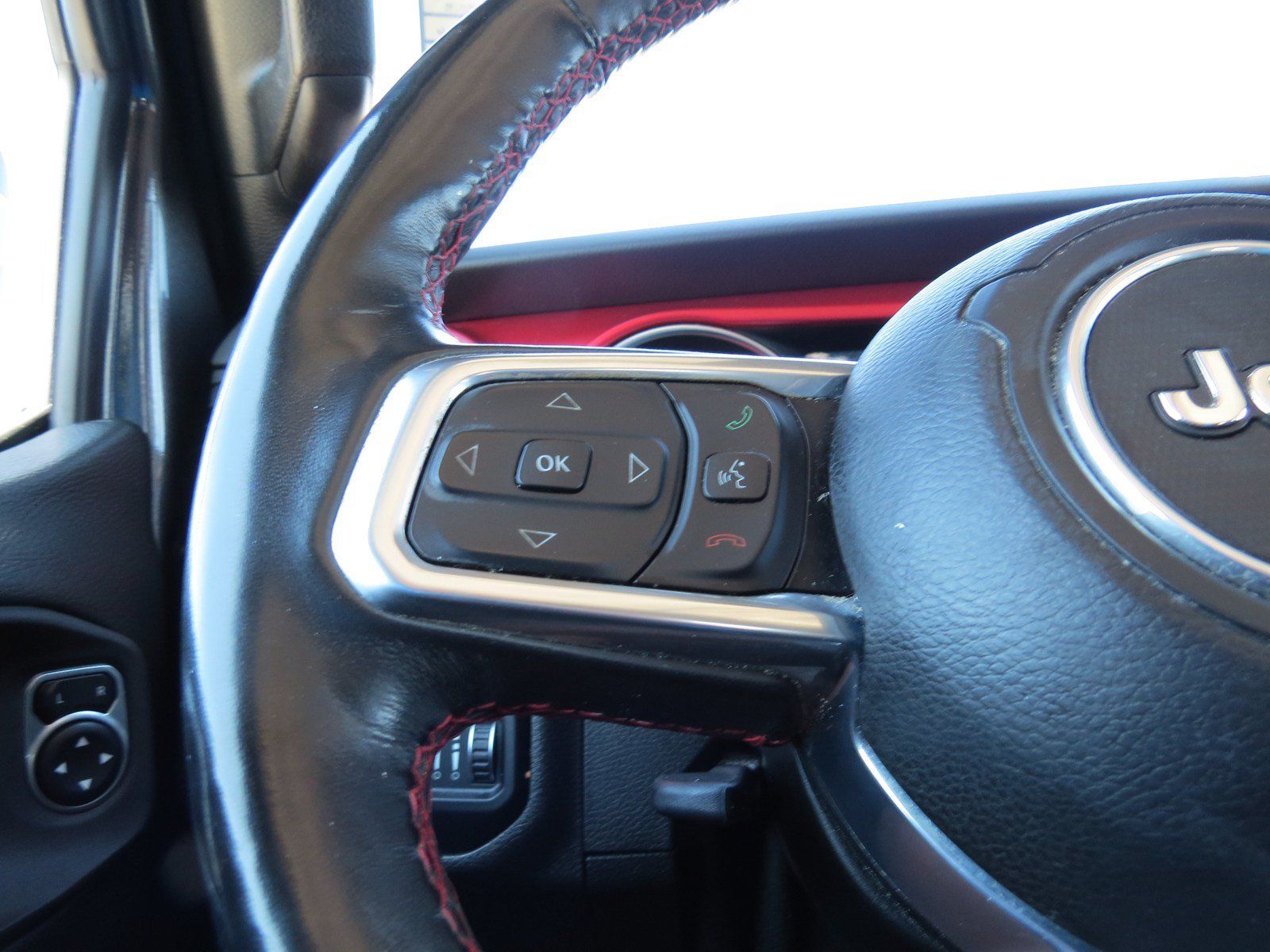 Used 2021 Jeep Wrangler Unlimited Rubicon AWD/4WD image 16