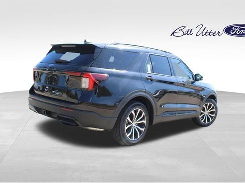 New 2026 Ford Explorer ST-Line RWD image 3