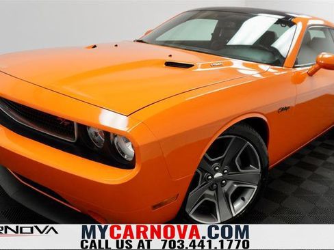 Used 2013 Dodge Challenger R/T image 1