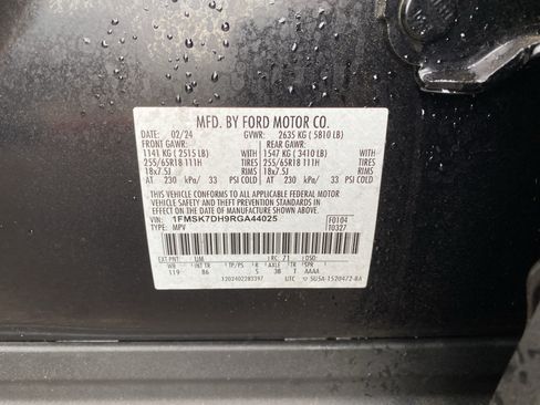 Used 2024 Ford Explorer XLT RWD image 34