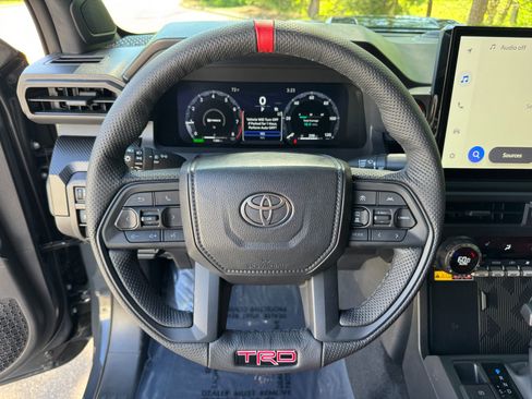 Used 2025 Toyota Tacoma TRD Pro image 32
