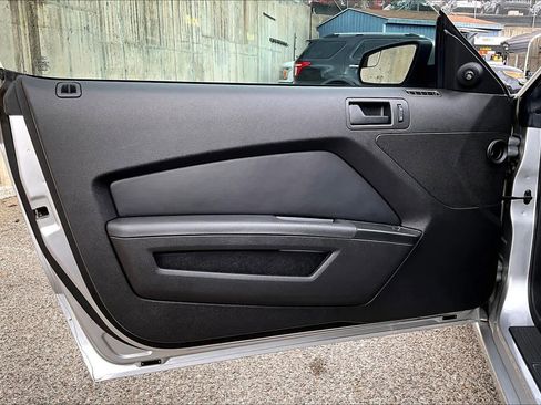 Used 2013 Ford Mustang GT image 21