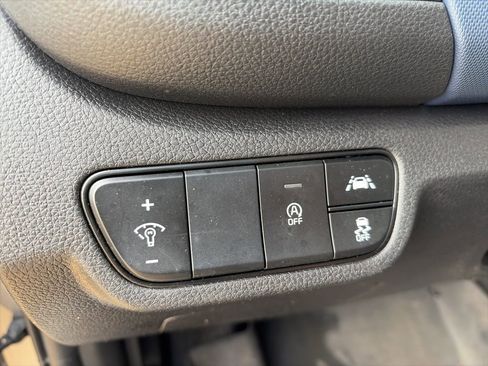 Used 2023 Kia Seltos S w/ Navigation Package image 11