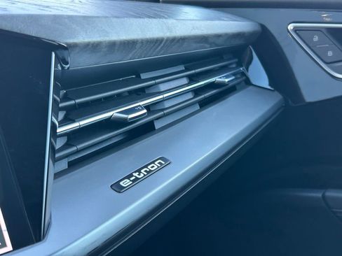 Used 2023 Audi Q4 e-tron Premium Plus w/ Premium Plus image 38