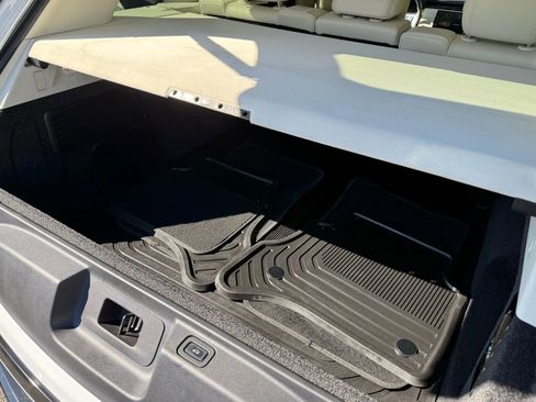 Used 2023 Land Rover Range Rover SE image 33