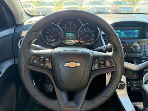 Used 2015 Chevrolet Cruze LT FWD image 15