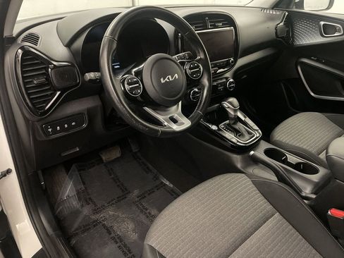 Used 2023 Kia Soul EX image 4