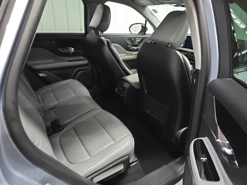 Used 2022 Lincoln Corsair AWD w/ Premium Package image 21