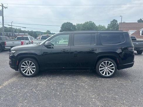 Used 2023 Jeep Grand Wagoneer 4WD image 4