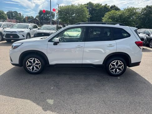 Used 2020 Subaru Forester Premium AWD/4WD image 4