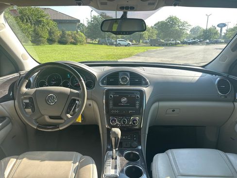 Used 2015 Buick Enclave Leather FWD image 2