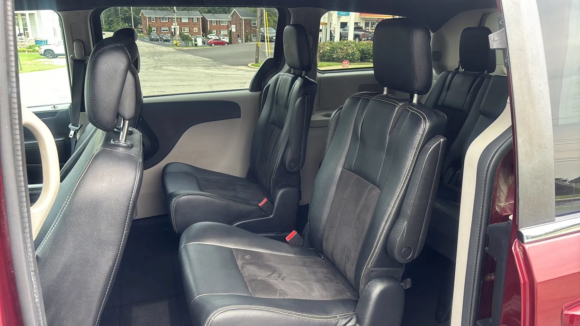 Used 2020 Dodge Grand Caravan SXT FWD image 29