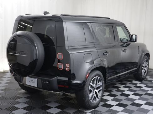 Certified 2026 Land Rover Defender 110 X-Dynamic SE AWD/4WD image 19