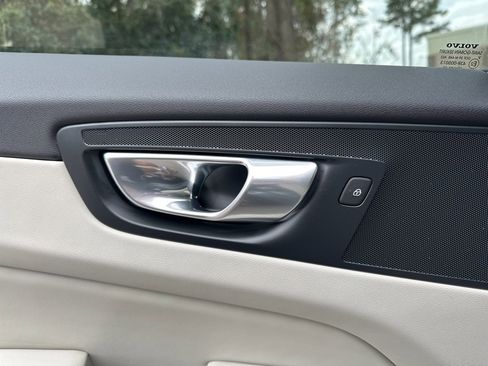 Used 2023 Volvo XC60 T8 Plus image 50