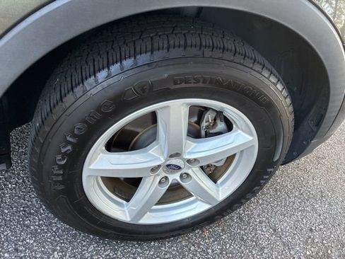 Used 2018 Ford Explorer XLT w/ Equipment Group 201A image 16