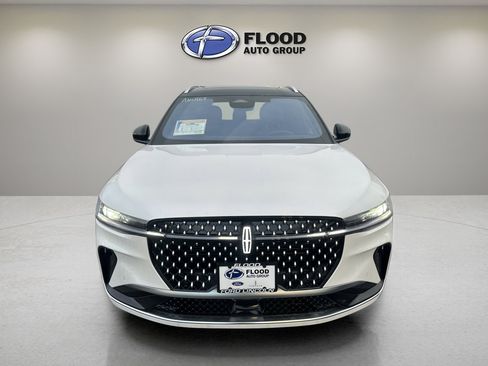 New 2026 Lincoln Nautilus Reserve image 2