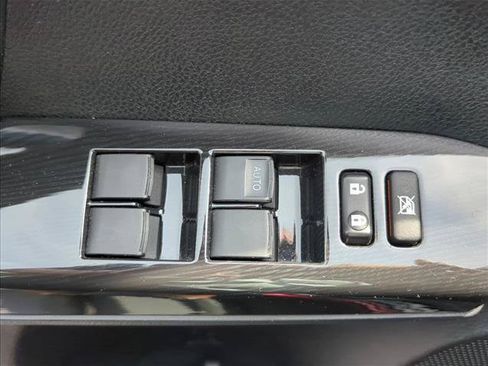 Used 2018 Toyota RAV4 SE w/ Power Extra Value Package AWD/4WD image 10