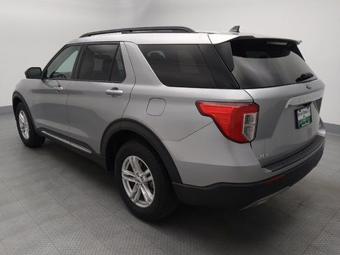 Used 2021 Ford Explorer XLT w/ Equipment Group 202A AWD/4WD image 5