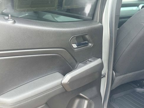 Used 2023 Chevrolet Colorado LT w/ LT Convenience Package RWD image 11