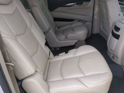 Used 2020 Cadillac Escalade ESV Premium Luxury w/ LPO, Radiant Package image 21