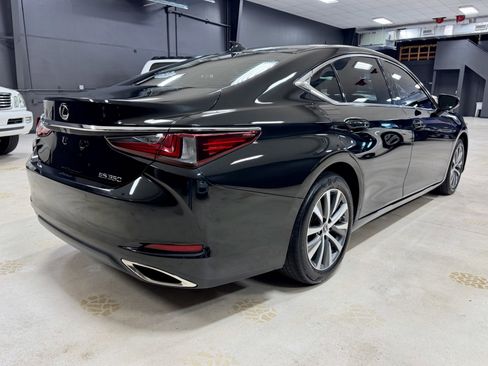 Used 2019 Lexus ES 350 Ultra Luxury w/ Premium Package image 10