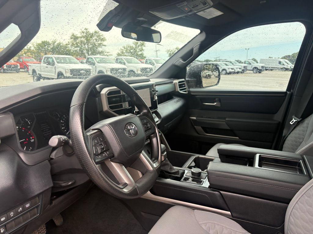 Used 2025 Toyota Tundra SR5 AWD/4WD image 25