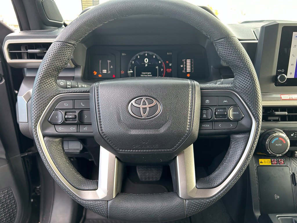Used 2025 Toyota Tacoma SR5 AWD/4WD image 21