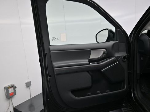 New 2025 Ford Expedition Max Active image 9