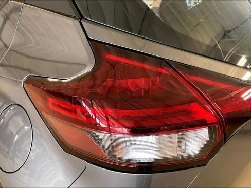 Used 2021 Nissan Kicks SV image 26