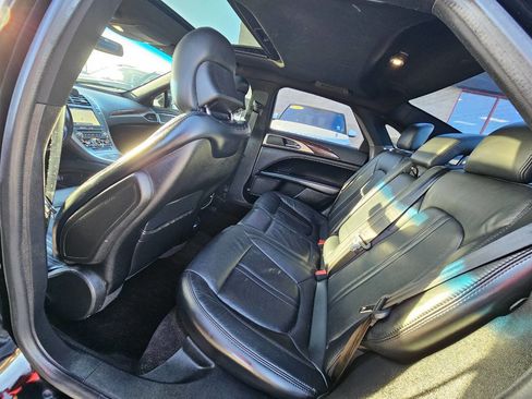 Used 2017 Lincoln MKZ Reserve image 9