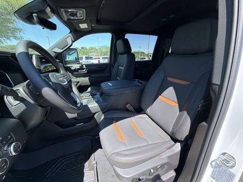 New 2026 GMC Sierra 2500 AT4 w/ AT4 Premium Plus Package AWD/4WD image 11