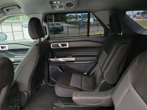 Used 2022 Ford Explorer XLT image 29