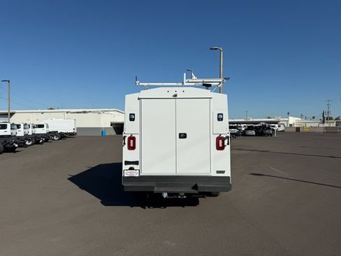 New 2027 Ford E-350 and Econoline 350 Super Duty w/ Power Equipment Group RWD image 3