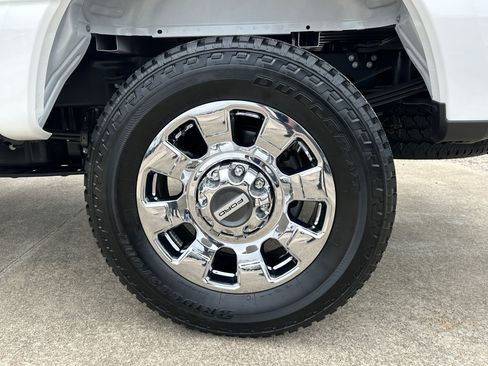 Used 2025 Ford F350 Lariat w/ Lariat Ultimate Package AWD/4WD image 35