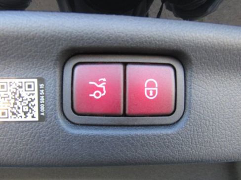 Used 2023 Mercedes-Benz C 300 Sedan w/ Exclusive Trim Package image 29