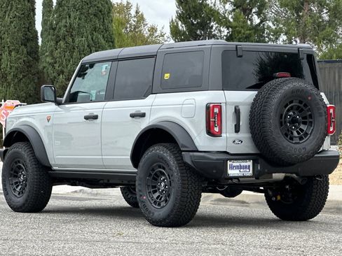 New 2026 Ford Bronco Badlands w/ Sasquatch Package AWD/4WD image 6