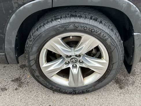 Used 2016 Toyota Highlander Limited AWD/4WD image 5