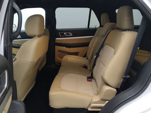 Used 2017 Ford Explorer XLT w/ Equipment Group 201A image 18