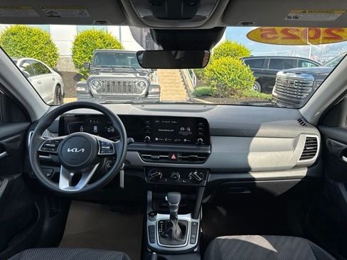 Used 2025 Kia Seltos LX AWD/4WD image 24