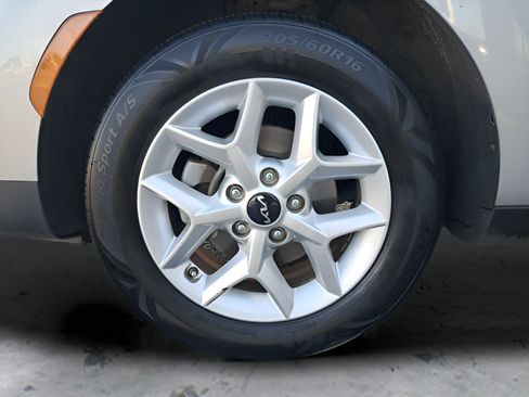 Used 2023 Kia Soul LX w/ Option Group 015 FWD image 32