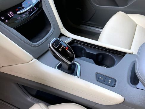 Used 2019 Cadillac XT5 Premium Luxury FWD image 17
