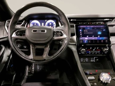 Used 2022 Jeep Grand Cherokee L Overland w/ Advanced Protech Group III image 5