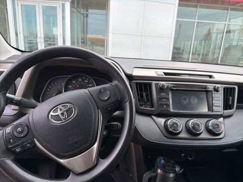 Used 2015 Toyota RAV4 LE image 7