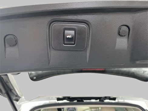 Used 2023 Nissan Murano Platinum w/ Cargo Package image 18