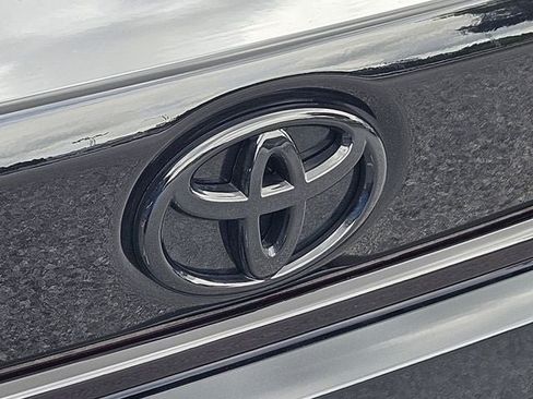 Used 2026 Toyota Corolla LE FWD image 34