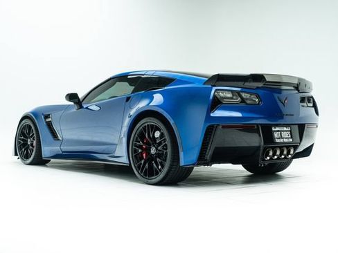 Used 2015 Chevrolet Corvette Z06 w/ 3LZ Preferred Equipment Group RWD image 18